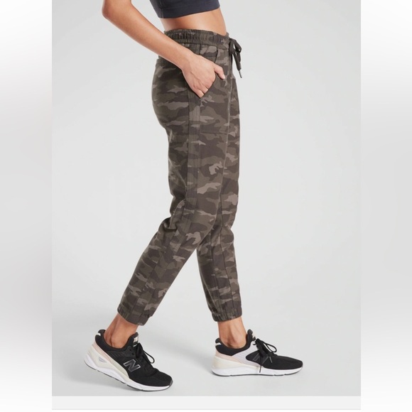 Athleta Camo Farallon Jogger Black Olive Camo - Picture 2 of 7